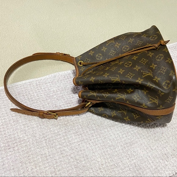 Authentic Louis Vuitton Petit Noe Monogram - Picture 6 of 8